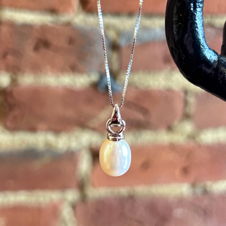 White Freshwater Egg Pearl Drop Pendant Necklace