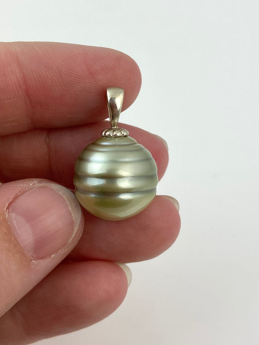 Tahitian Pearl Pendant Necklace