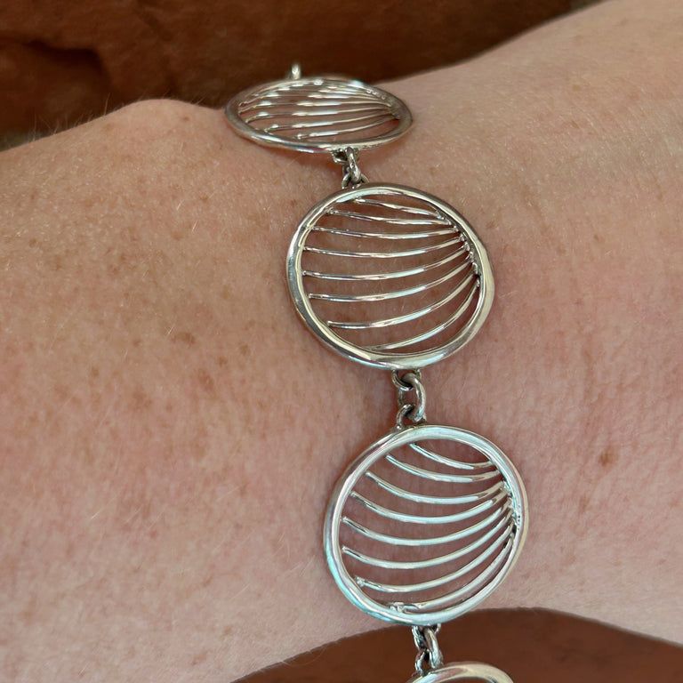 Circle Ripple Bracelet