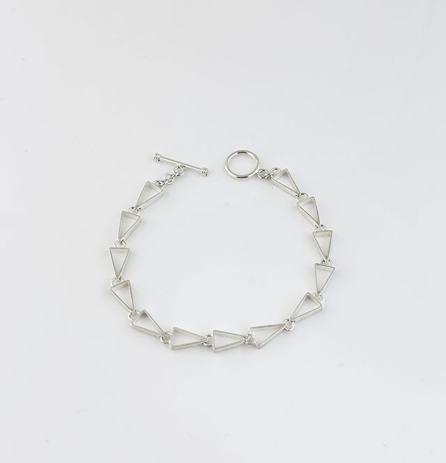 Opposing Triangles Chain Bracelet