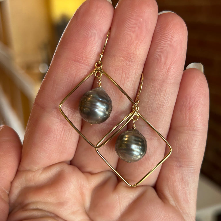 Tahitian Circle Pearl Earrings