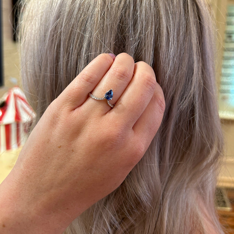 Blue Sapphire Vee Ring