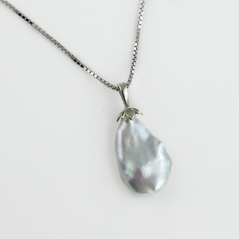 Tennessee River 'Lagniappe' Pearl Pendant Necklace