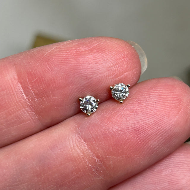 0.30ctw Diamond Studs 14KYG