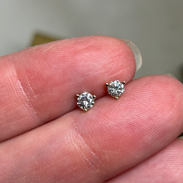 0.30ctw Diamond Studs 14KYG